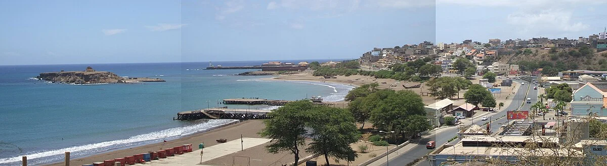 Blick über Gamboa vom Plateau in Praia