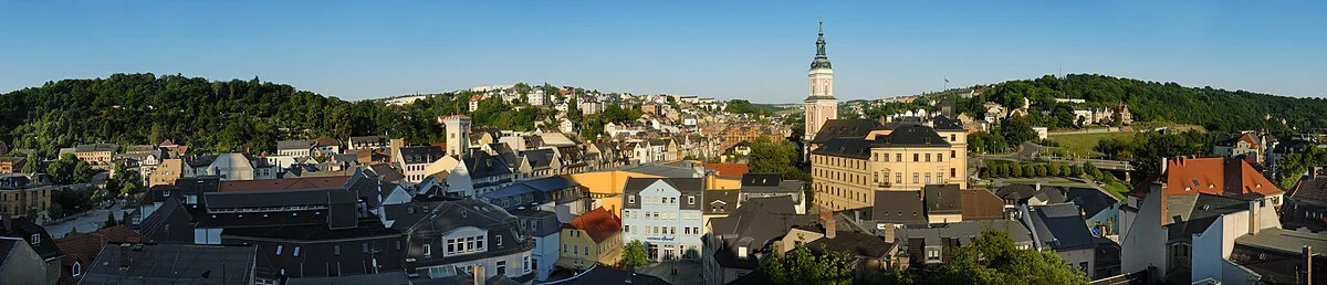 Dieses Bild zeigt die Stadt Greiz vom "Oberen Schloss" aus gesehen.