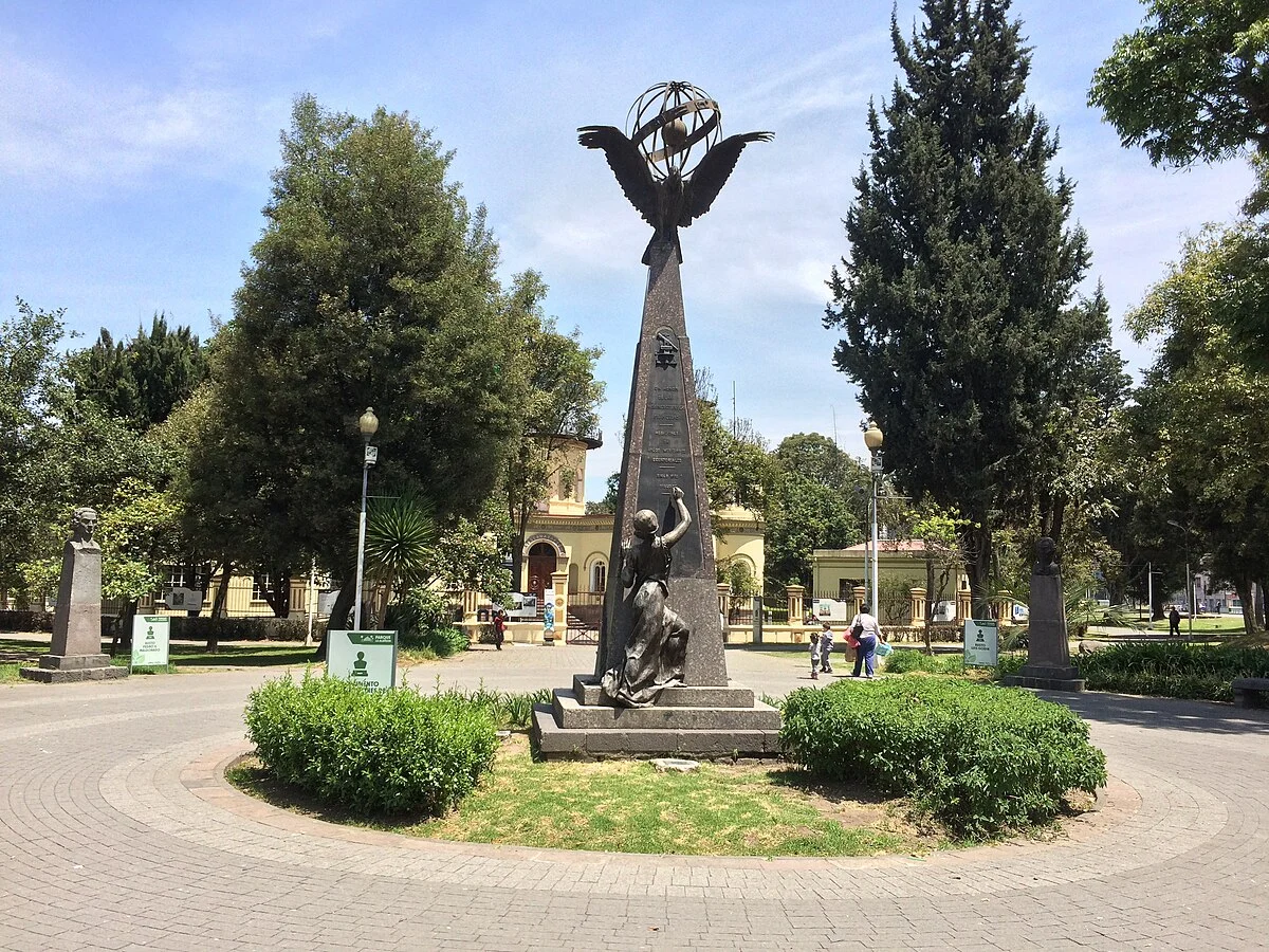 Denkmal der Geodätischen Mission bei Quito