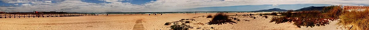So sieht Strand in Tarifa (Spanien) aus.