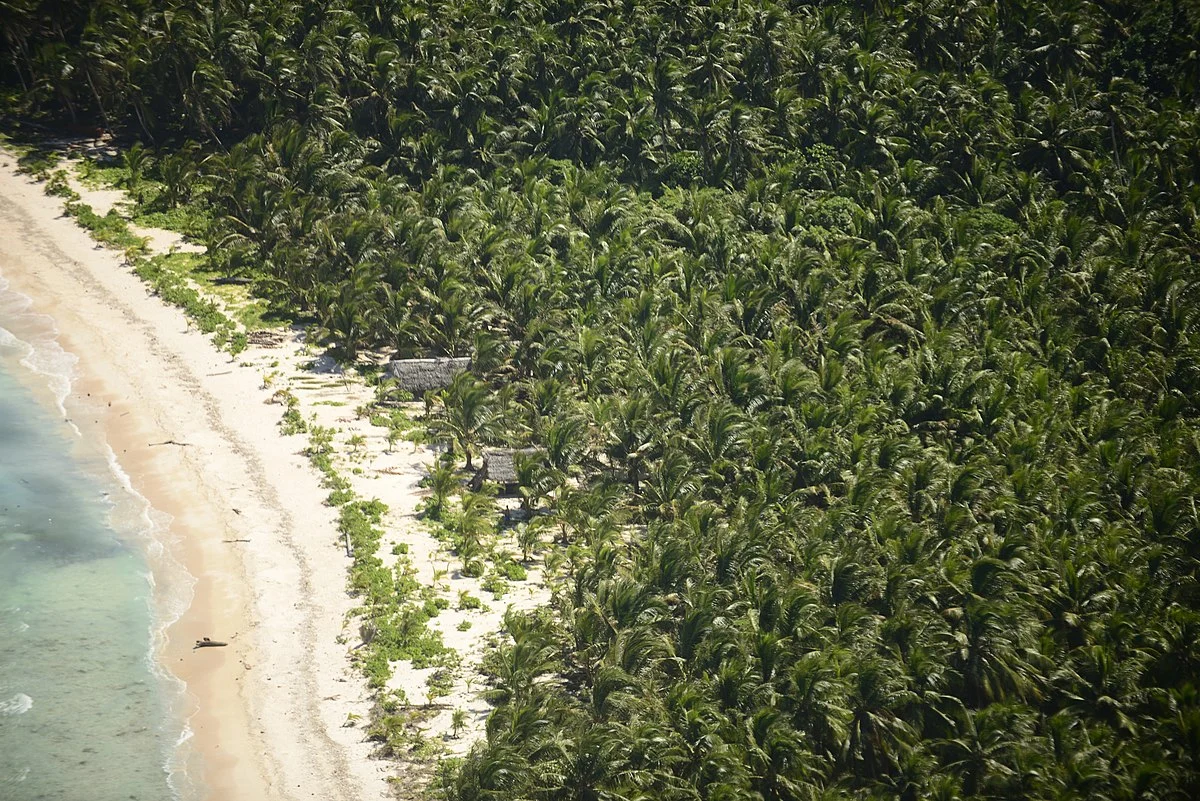 Die Insel Ifalik aus der Luft