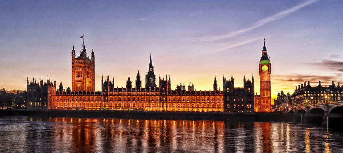 Palace of Westminster in der Dämmerung