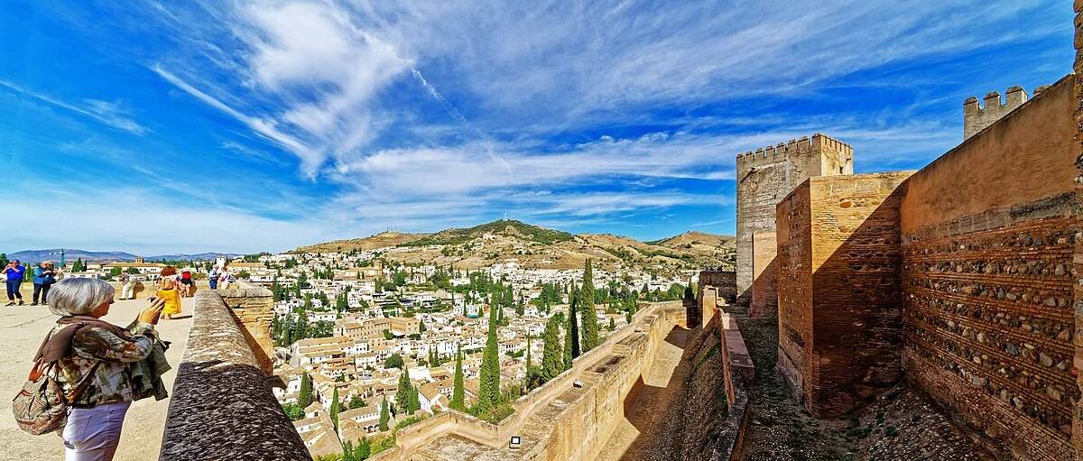 Blick auf Granada von der Alhambra.