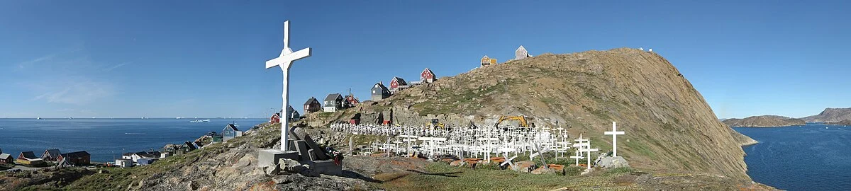 Upernavik mit dem Friedhof