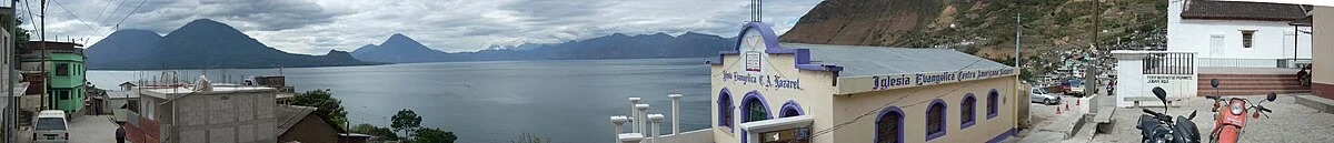 Der Atitlán-See, gesehen von San Antonio Palopó