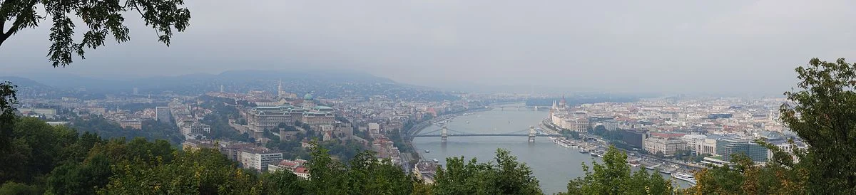 Panoramaaufnahme von Budapest, Ausblick vom Gellértberg.