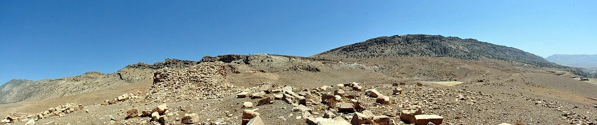 Ruinen des sassanidischen Turms von Paikuli