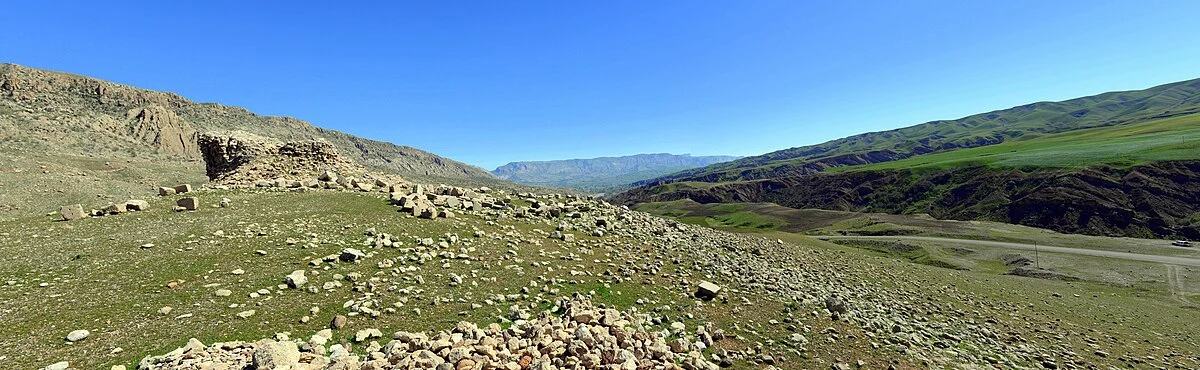 Ruinen des sassanidischen Turms von Paikuli