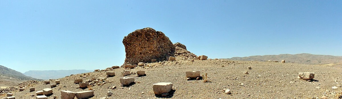 Ruinen des sassanidischen Turms von Paikuli