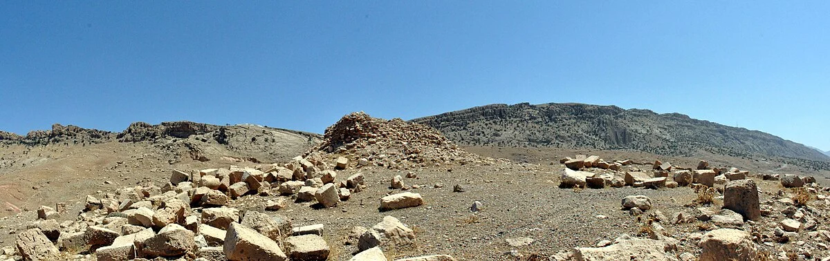 Ruinen des sassanidischen Turms von Paikuli