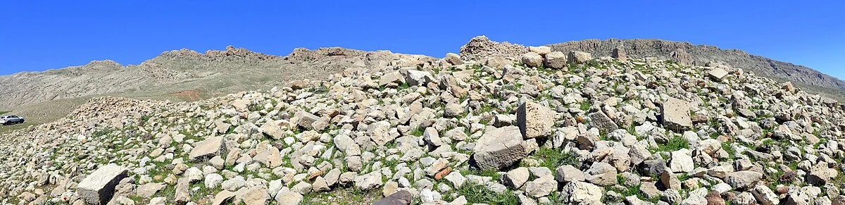 Ruinen des sassanidischen Turms von Paikuli
