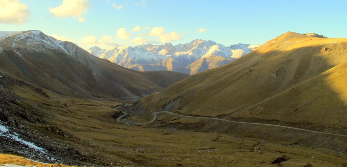 Blick von einem Pass auf rund 4.500 Metern
