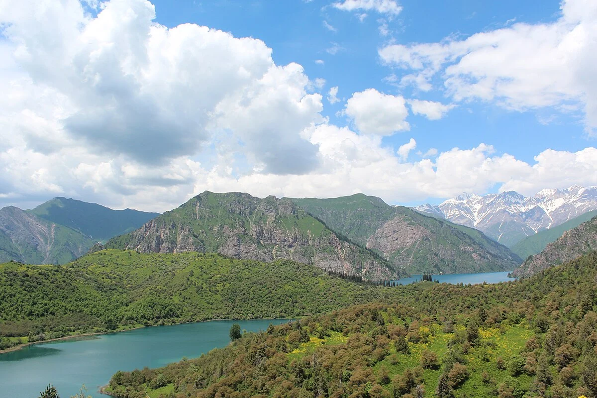Der Sary-Tschelek-See im Gebiet Dschalalabat