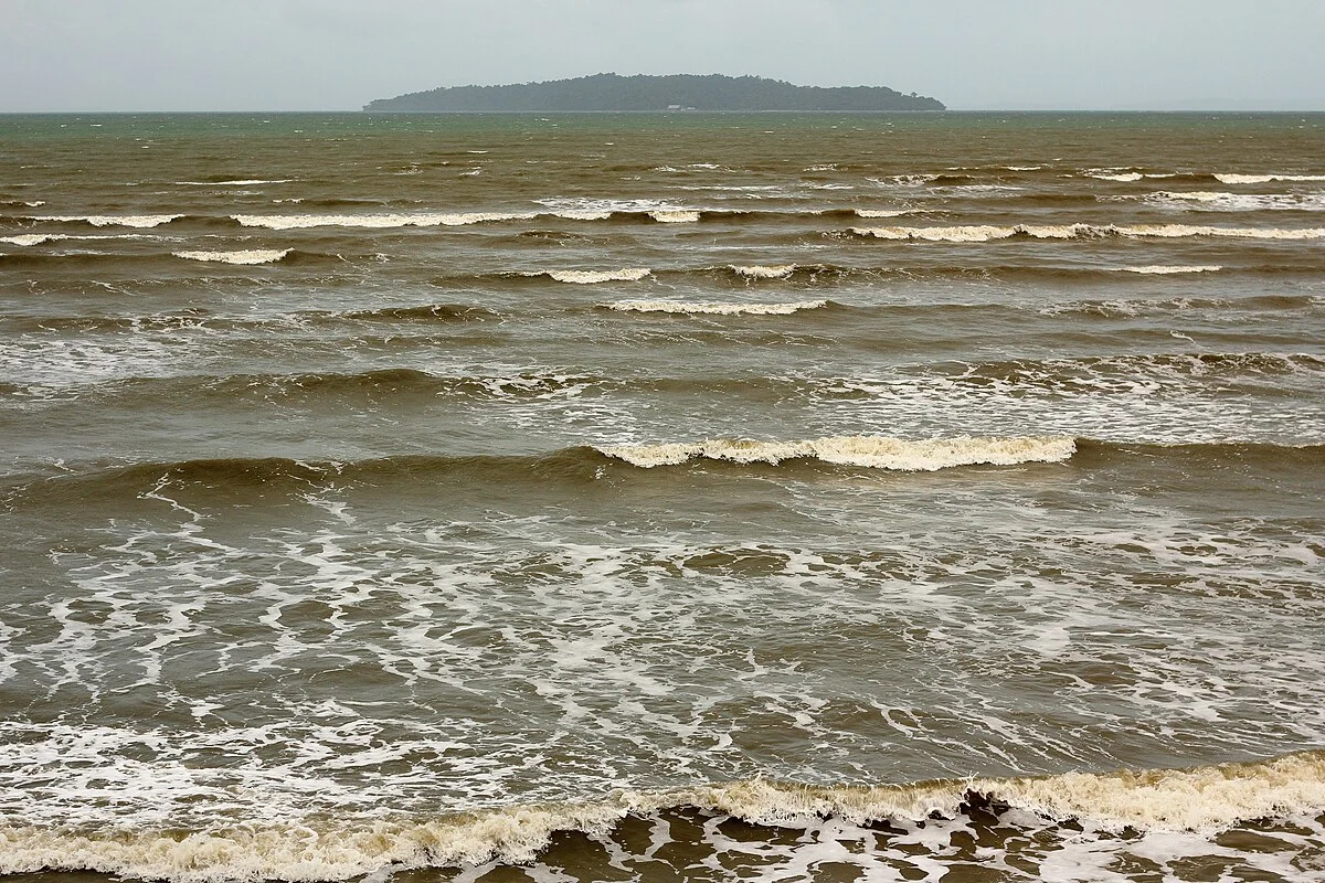 Strand Coconut Ream mit Blick auf die Insel Koh Chanloh