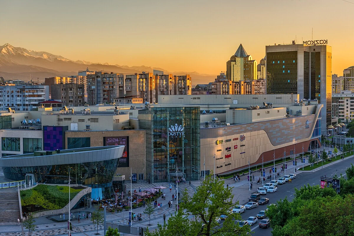 Dostyk Plaza im Zentrum von Almaty