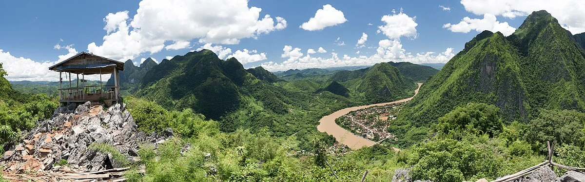 Panorama von Nong Khiaw, Provinz Luang Prabang