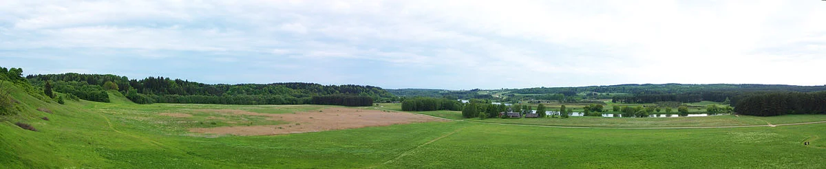 Die Neris, gesehen von den Hügeln bei Kernavė