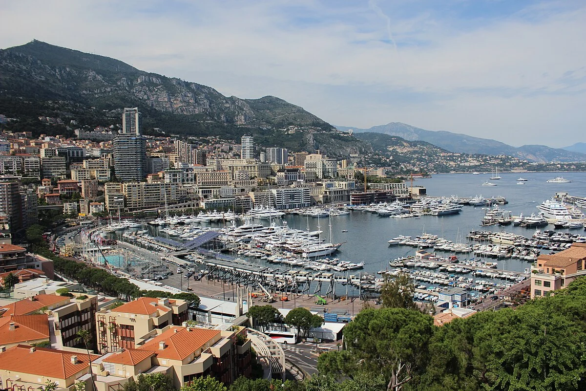 Der Hafen von Monte-Carlo im Juni