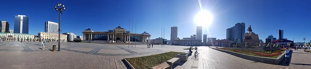 Der Süchbaatar-Platz in Ulaanbaatar