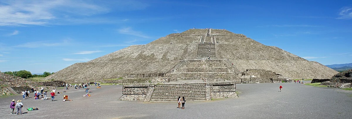 Die Sonnenpyramide von Teotihuacán
