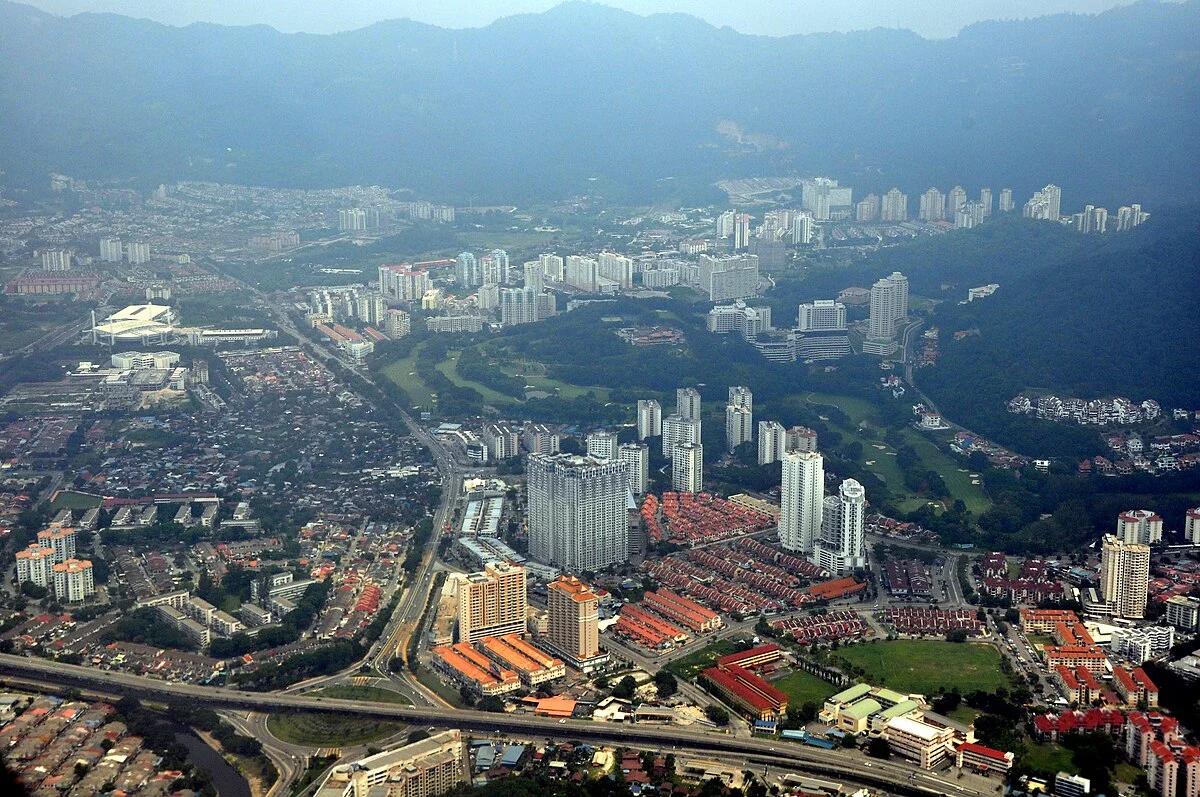 Der Südosten der Insel Penang aus der Luft