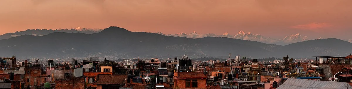 Der Himalaya, gesehen vom Durbar-Platz in Patan