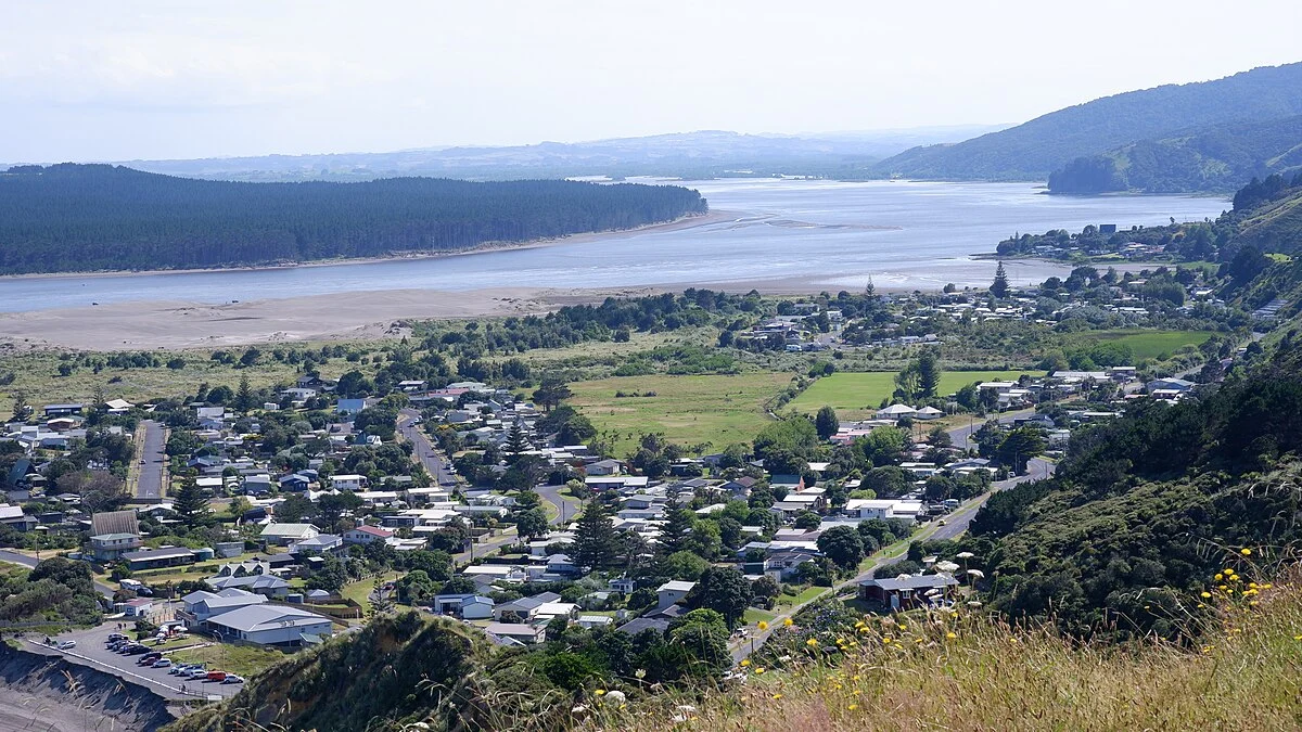 Port Waikato mit dem Waikato-Fluss