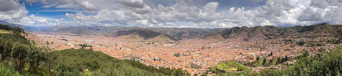 Cusco, gesehen von der Straße ins Heilige Tal