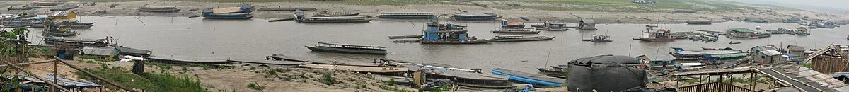 Der Hafen Pucallpillo in Pucallpa