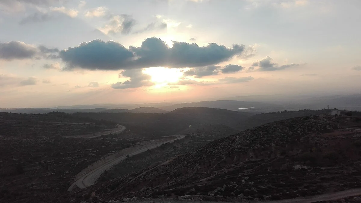 Blick vom Dorf Beit Anan im Westjordanland