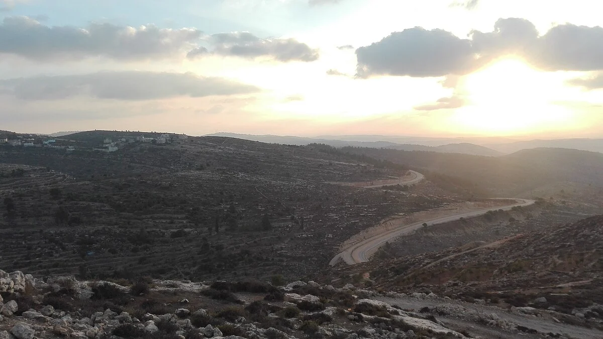 Blick vom Dorf Beit Anan im Westjordanland