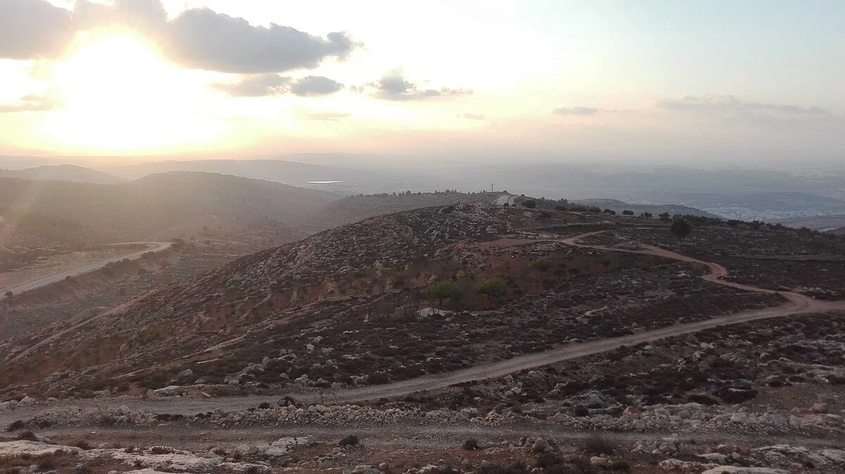 Blick vom Dorf Beit Anan im Westjordanland