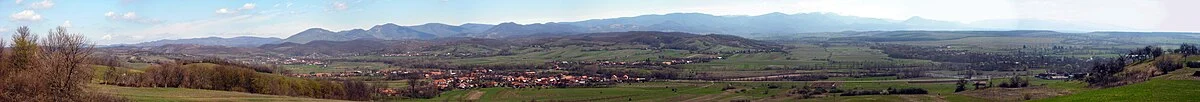 Das Dorf Josani im Frühling