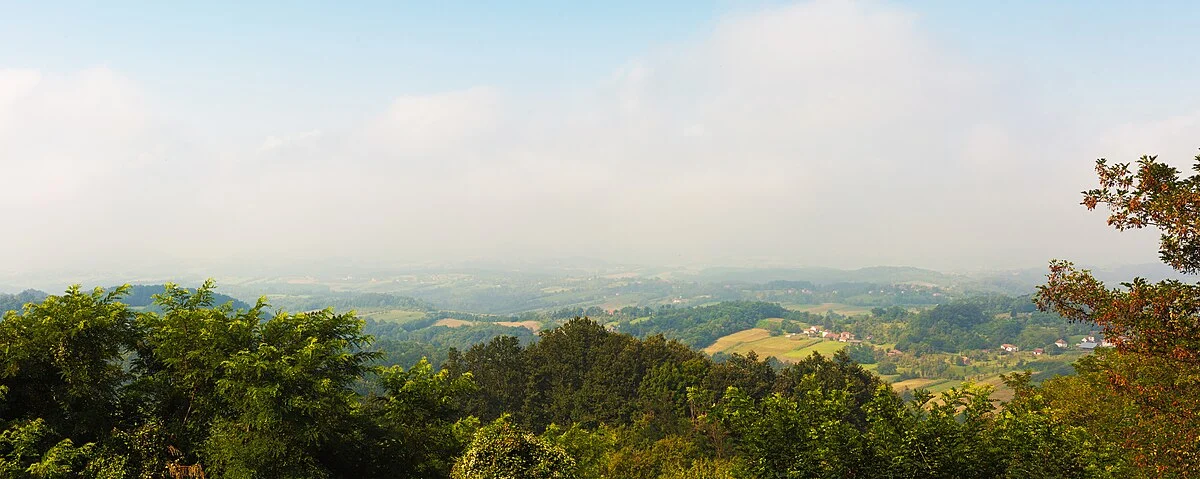 Felder und Wiesen am Berg Jelica bei Dragačevo