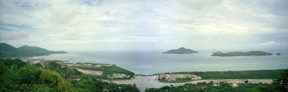 Blick von La Misère auf Mahé