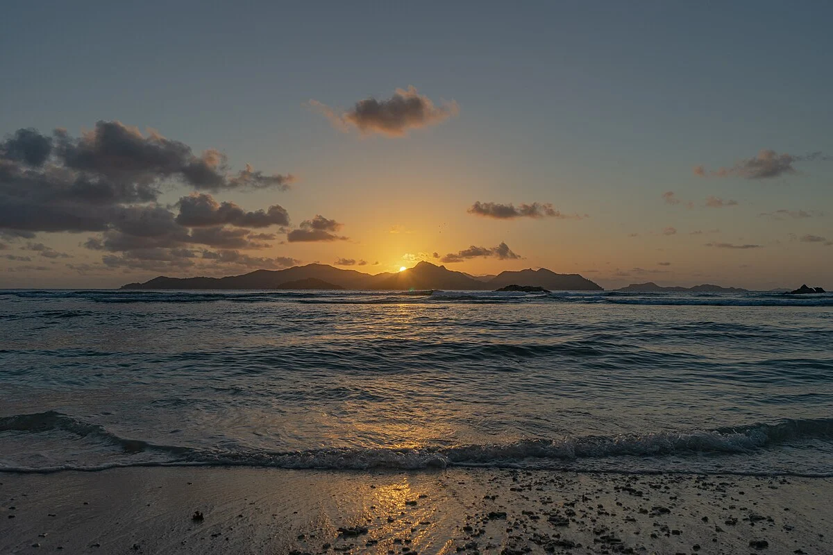 Der Strand Anse Cocos auf La Digue