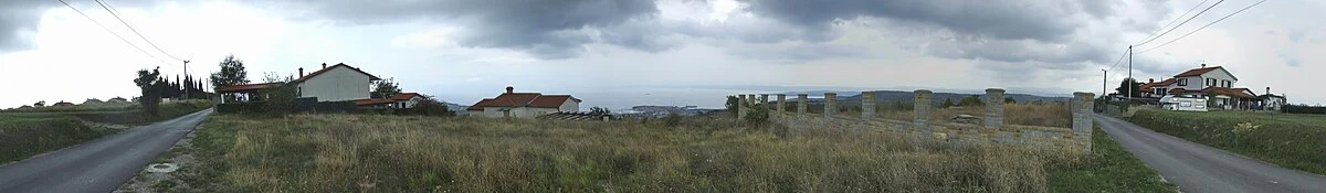 Izola, gesehen von Šared
