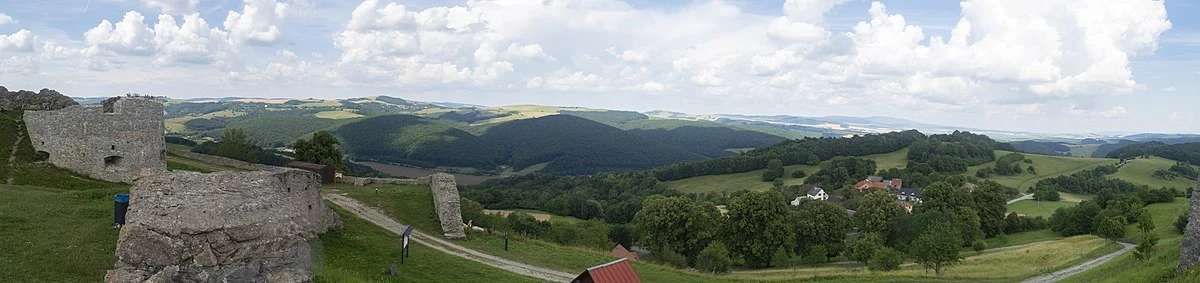 Blick von der Burg Branč nach Nordwesten