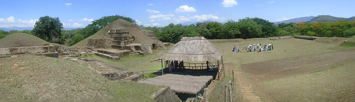 Maya-Pyramiden der Akropolis von San Andrés