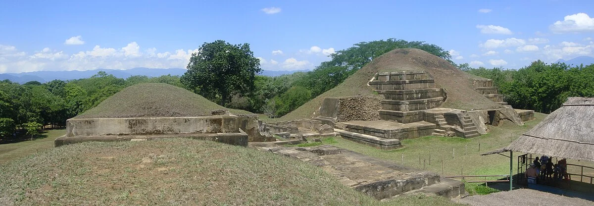 Maya-Pyramiden der Akropolis von San Andrés