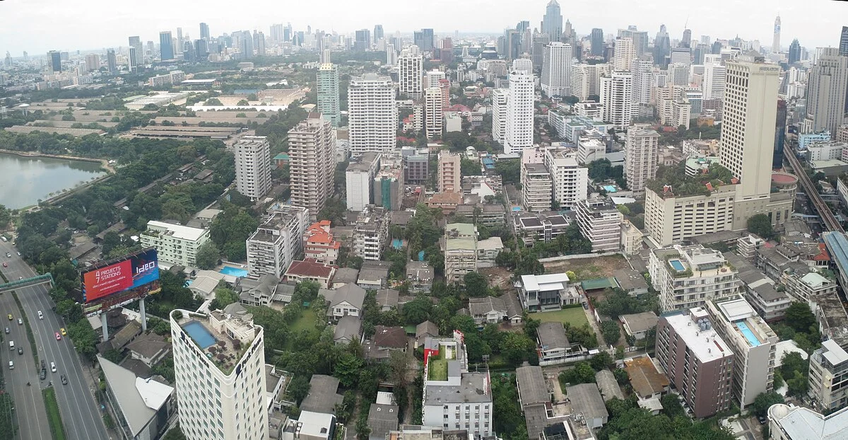 Die Sukhumvit Road in Bangkok