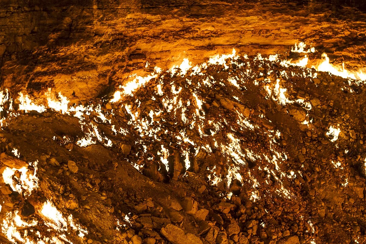 Der brennende Gaskrater von Derweze („Tor zur Hölle“)