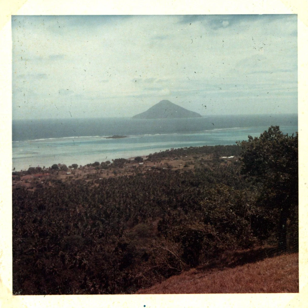 Die Insel Tafahi und das Dorf Vaipoa, gesehen von Niuatoputapu