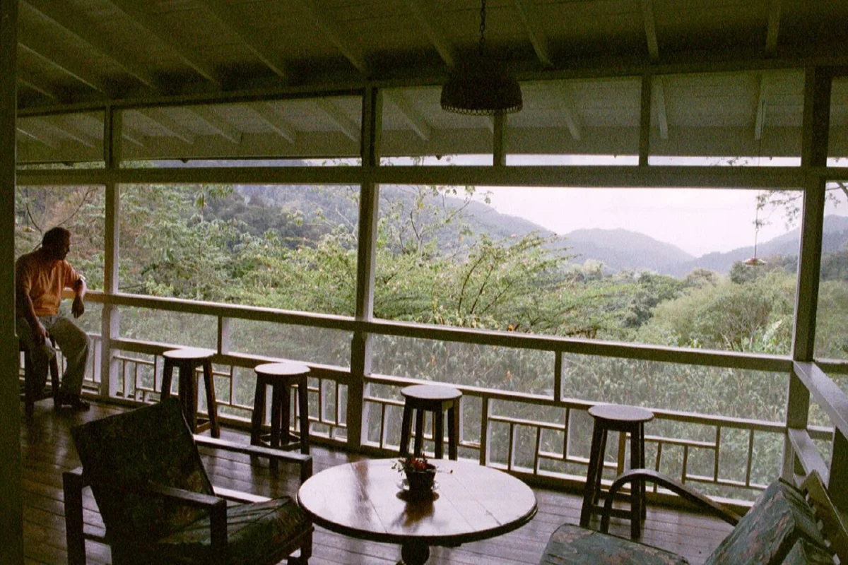 Die Veranda des Asa Wright Nature Centre in der Northern Range