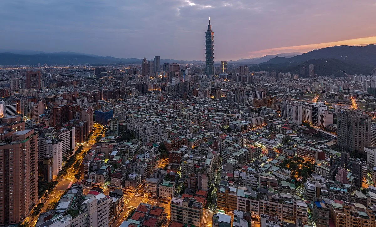 Sonnenaufgang über Taipeh