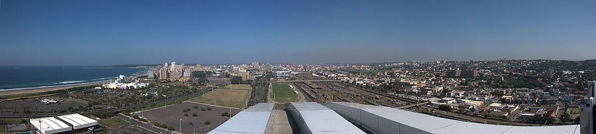 Blick vom Moses-Mabhida-Stadion über Durban